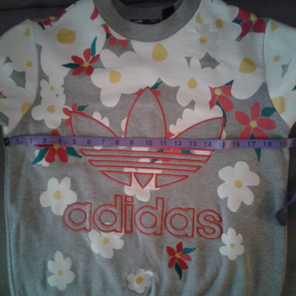 Adidas x Pharrell Williams Trefoil Daisy Print/ Embroidered Crew Size Small - Picture 6 of 16